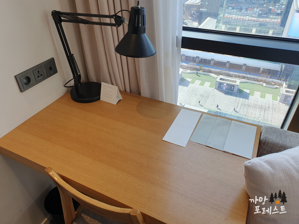 신라스테이 삼성 책상