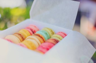  편의점에 &lsquo;부자존&rsquo;이 뜬다! 명품 과자부터 고급 와인까지 인기 이유