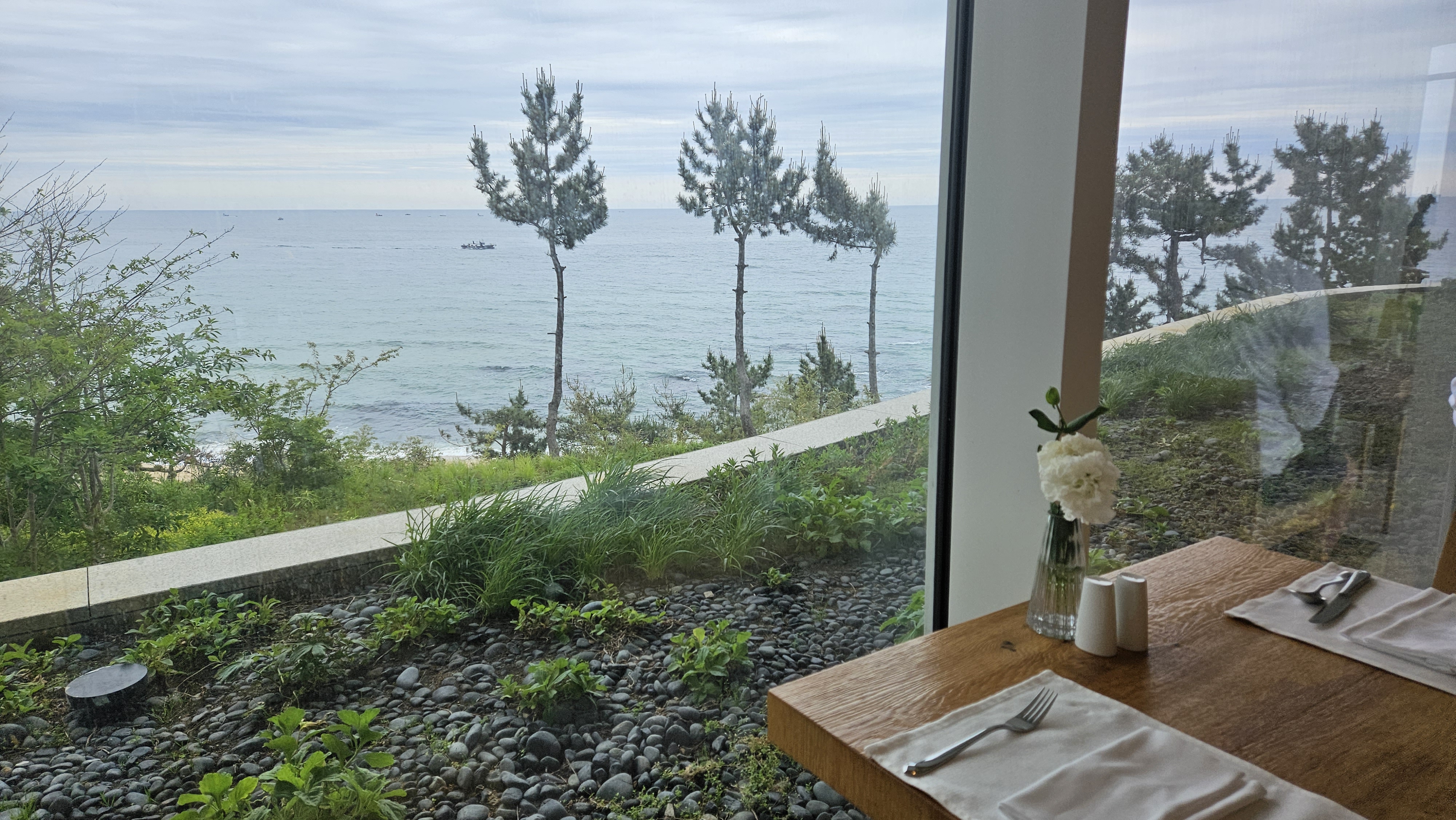 조식 먹으며 바라본 뷰