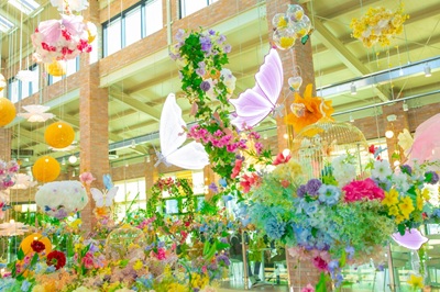 봄의 인테리어를 한 '랜드마크195'의 내부사진