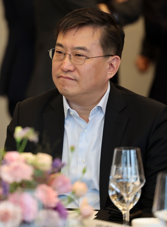 김남정 동원그룹 회장.