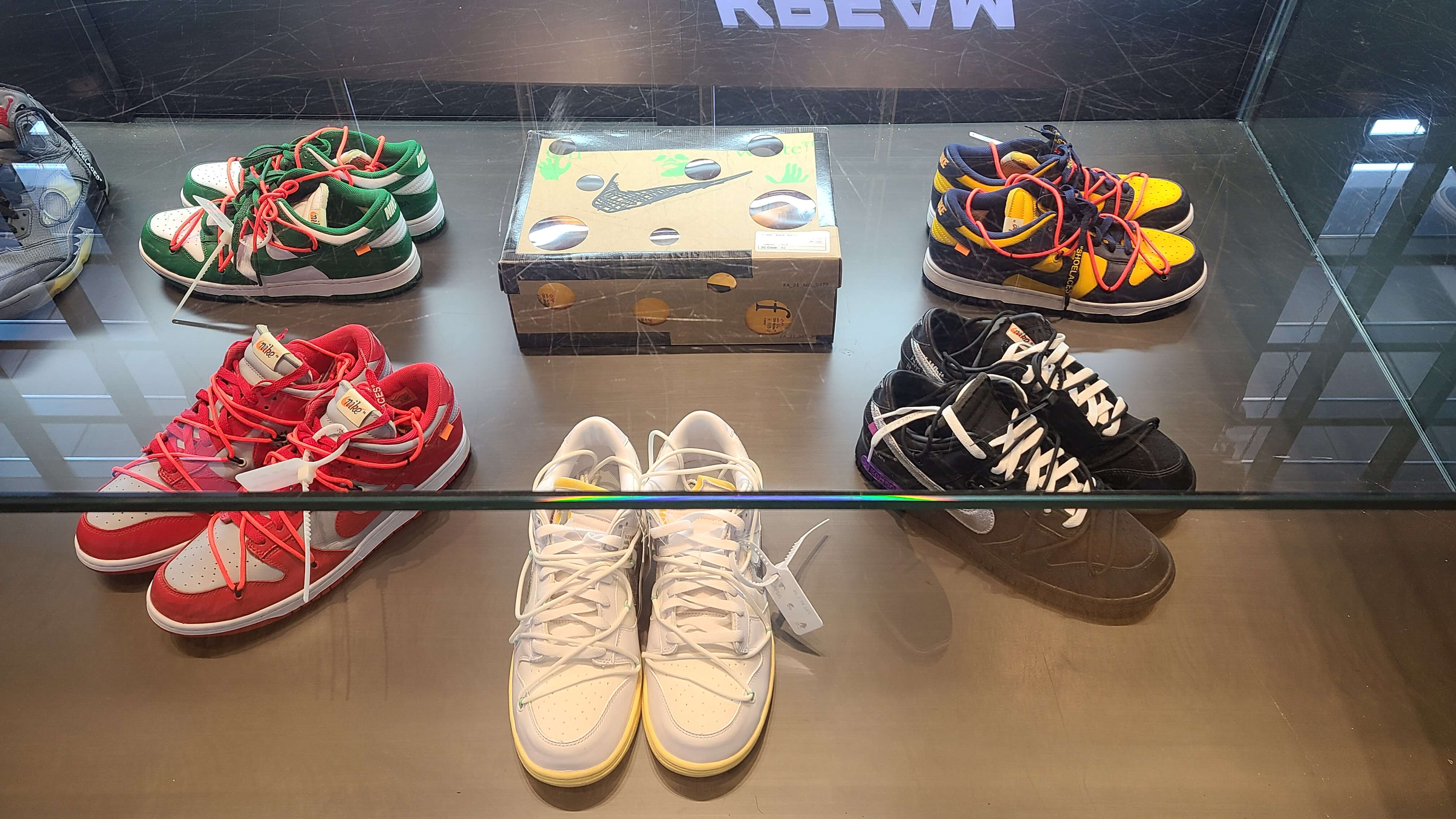 건대-커먼그라운드-KREAM-크림-신발-2