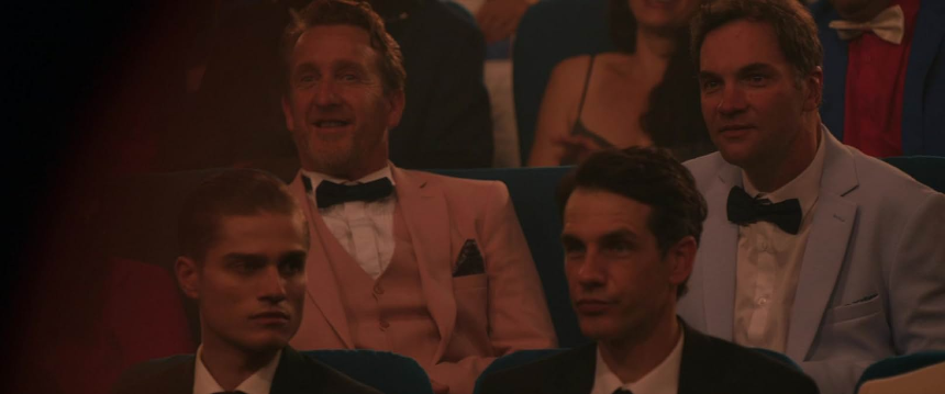 영화 '서브스턴스(The Substance)' 관람평 - 현대 사회의 외모 지상주의와 젊음에 대한 집착 풍자