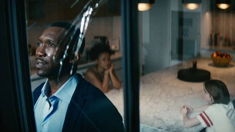 리브 더 월드 비하인드 출연진, 마허샬라 알리