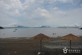 여수 가볼만한곳 - 만성리 검은모래해변