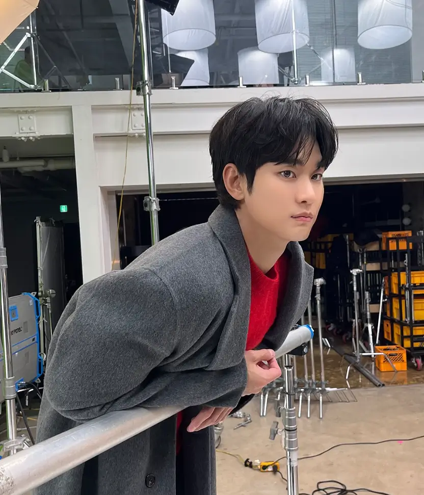 김수현