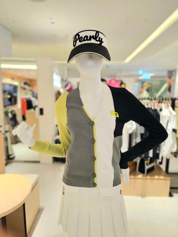 파리게이츠 파리게이츠자켓 KQF KH 여성 인타샤 브이넥 가디건 521B3SD164