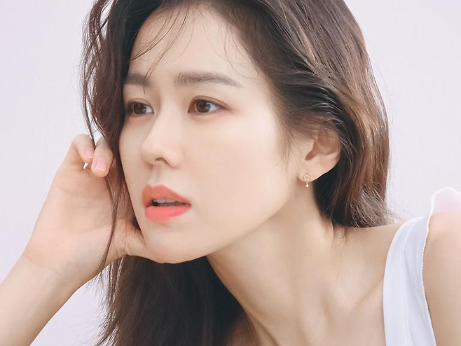 배우 손예진