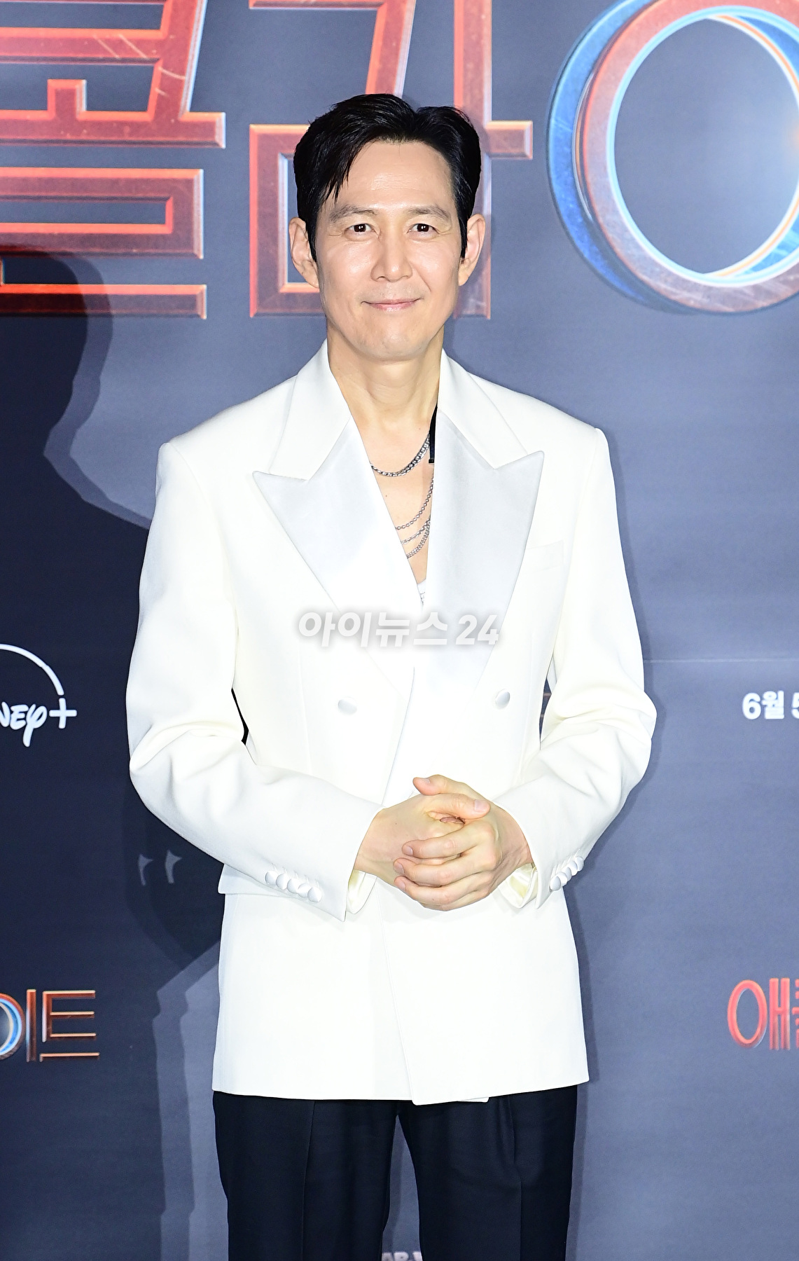 배우 이정재가 5일 오후 서울 용산구 CGV 용산아이파크몰점에서 열린 디즈니+ 오리지널 시리즈 '애콜라이트' 기자간담회에서 포즈를 취하고 있다. [사진=정소희 기자]