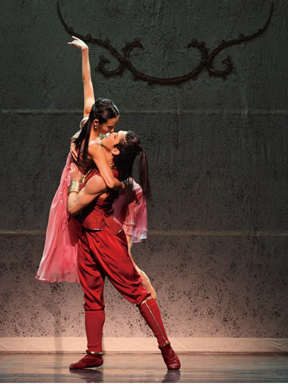 국립발레단 창작 발레 왕자 호동의 한 장면