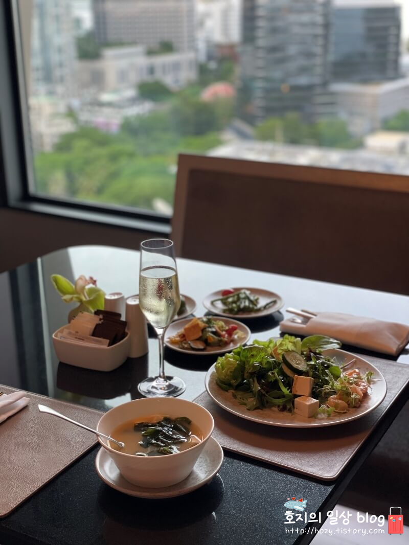 방콕 신돈캠핀스키 이그제큐티브 라운지 이브닝칵테일 후기