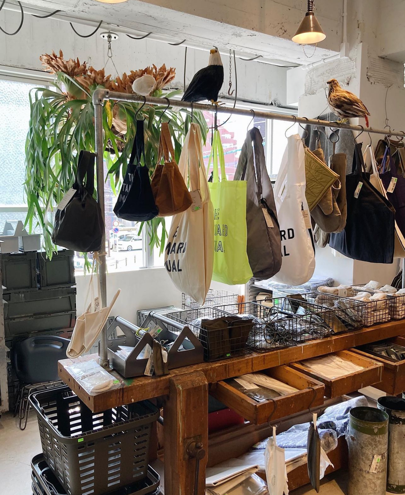 후쿠오카쇼핑 소품샵 THE STANDARD MANUAL 001