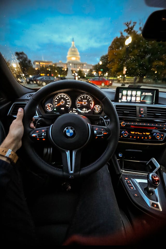 BMW 자동차 내부 모습