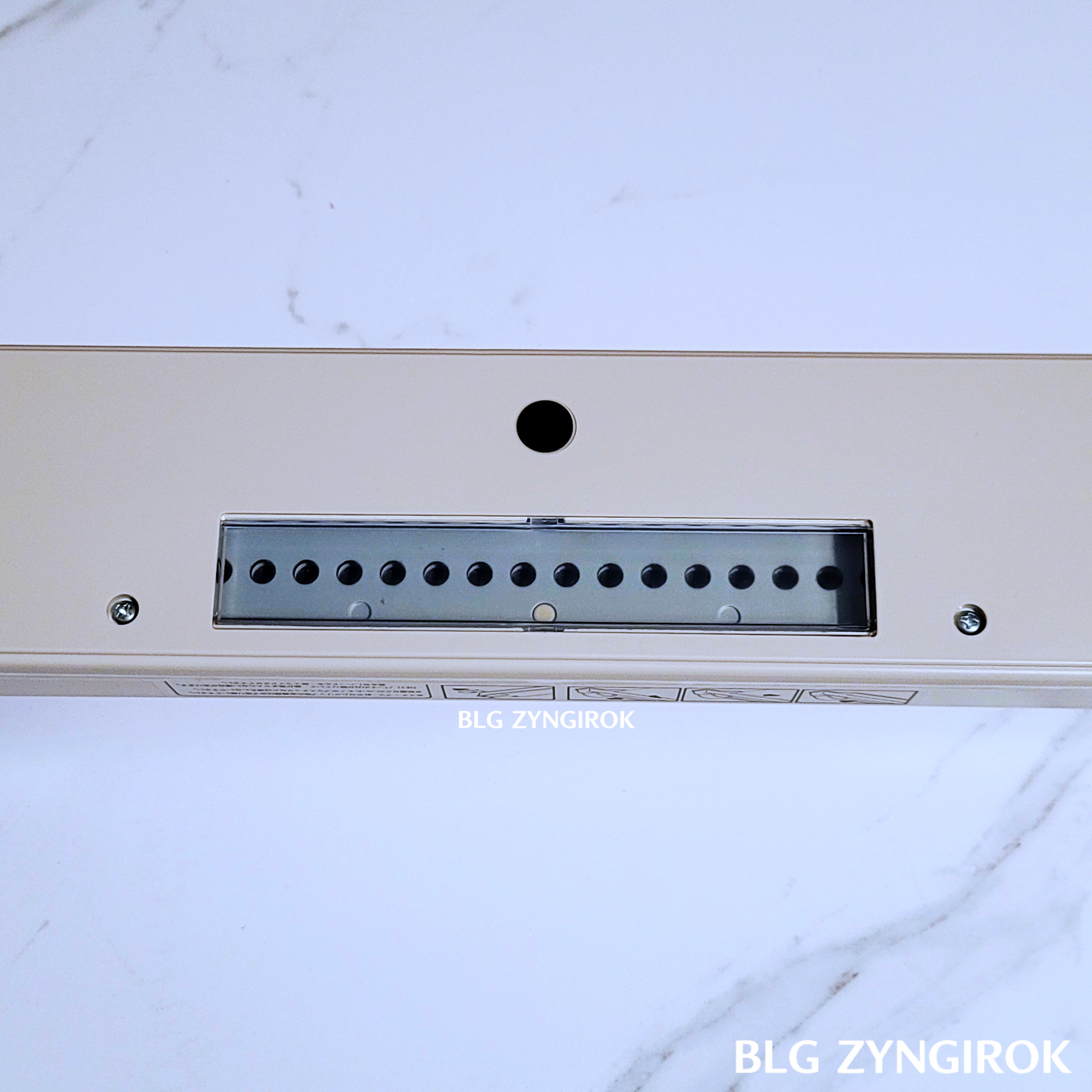 CARL-GLISSER-아랫면-투명판-모습이다.