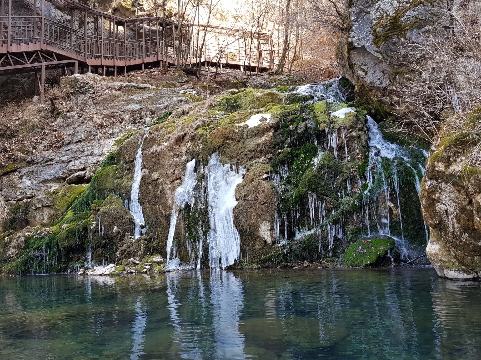 삼척 무건리 이끼폭포