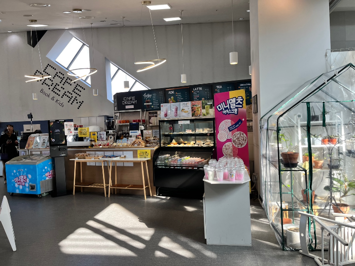 입구 인테리어, 카운터 2