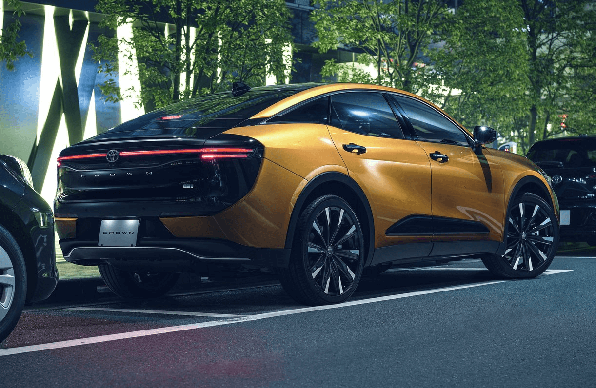 토요타 크라운 하이브리드