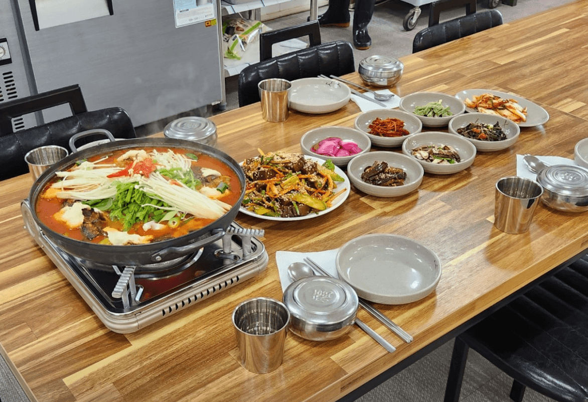 6시 내고향 민물새우탕 맛집 충북괴산 산막이세자매
