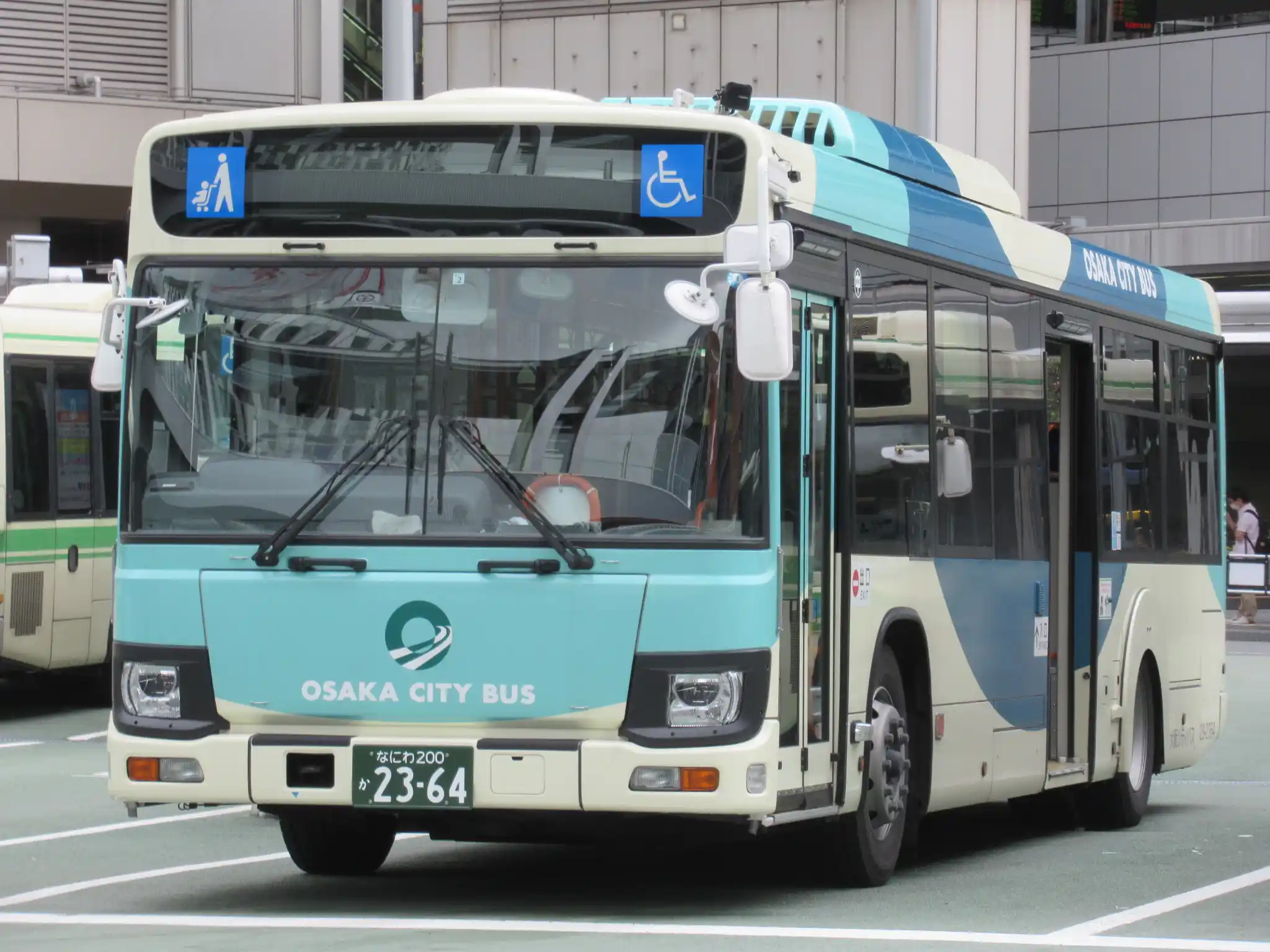 오사카역에서 신세계까지 버스로 이동!