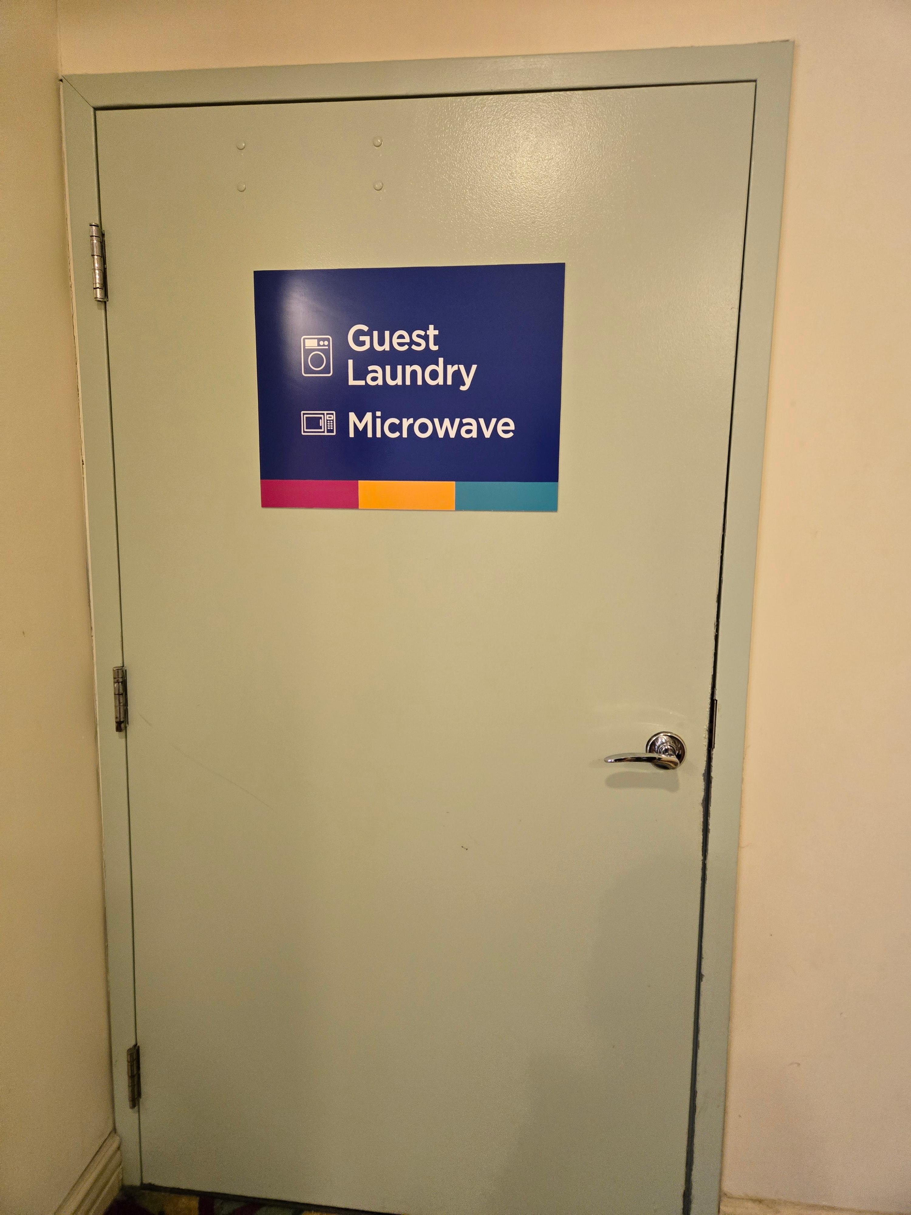 괌 PIC 로얄클럽 라운지 맞은편 세탁실