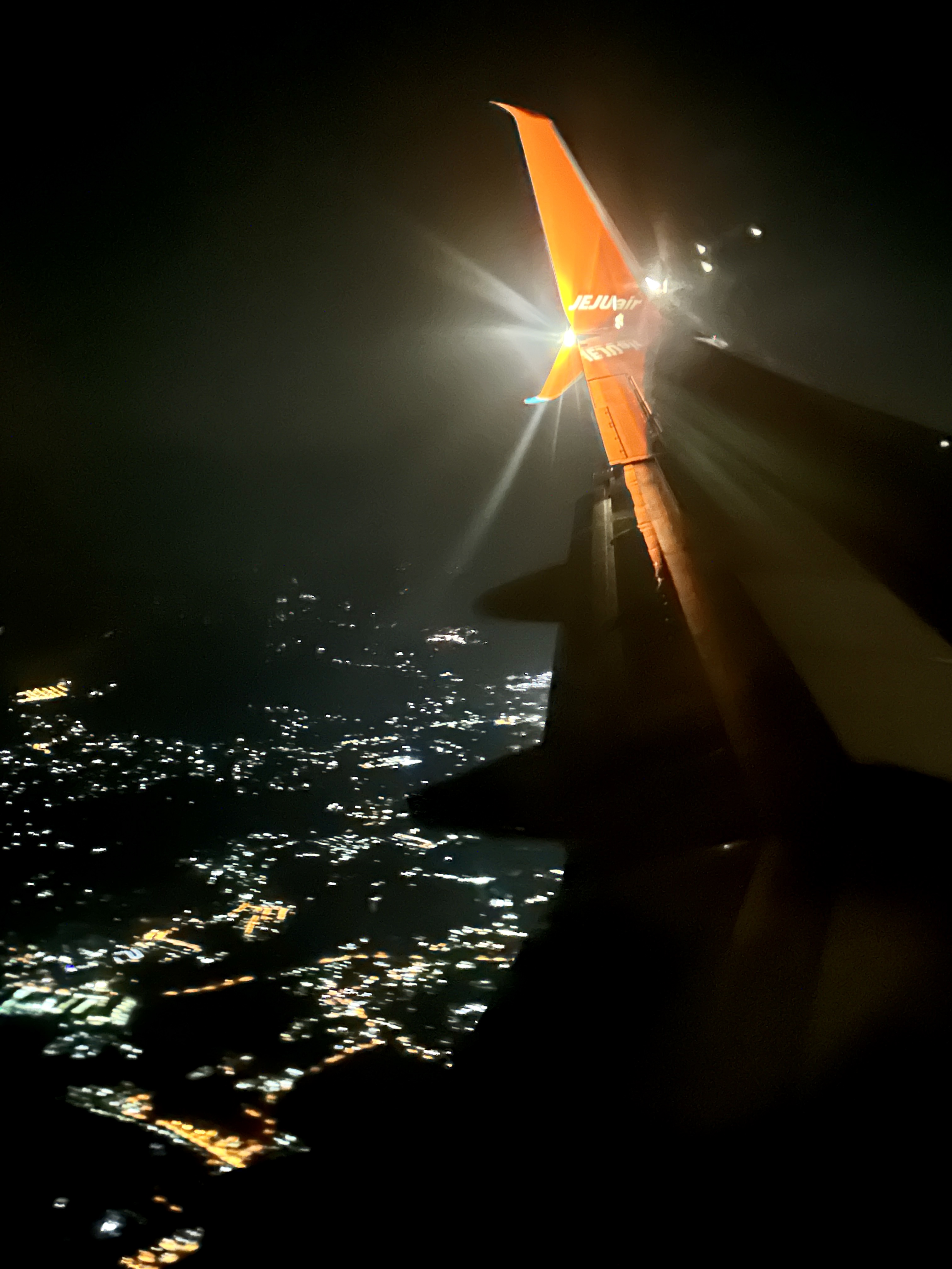 제주항공 야간 비행 모습