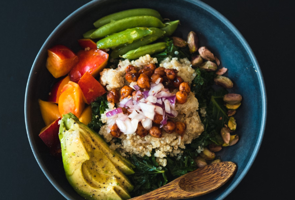 아미노산 많은 음식 : 퀴노아 샐러드