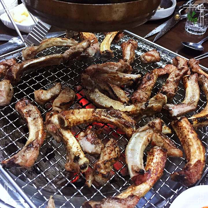 토요일은 밥이좋아 시흥 숯불 등갈비 구이 맛집 22년 노포 쪽갈비 항정살 갈매기살 가브리살 현지인 추천 토밥 좋아 방송정보