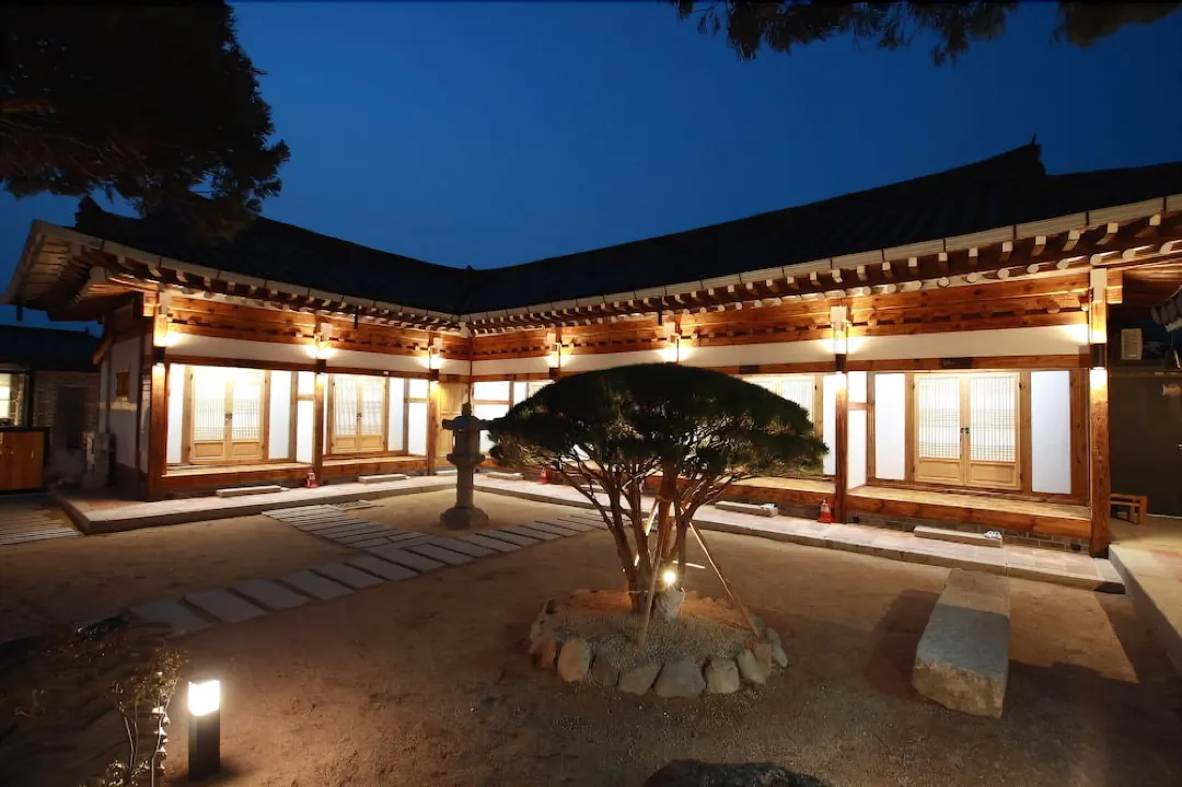 경주 황리단길 인기 가게, 핫플 맛집, 길거리 간식, 가볼만한곳, 한옥스테이 리스트