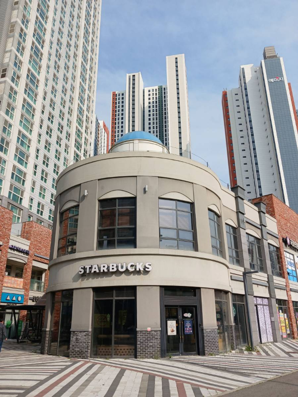 스타벅스 김포구래점 전경