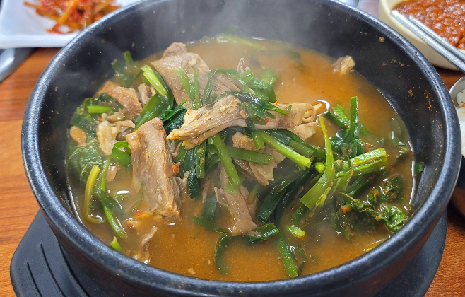 흑염소탕 고기