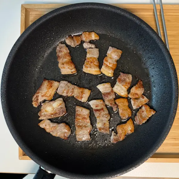 캐다다산 삼겹살 굽힌 사진 섬네일