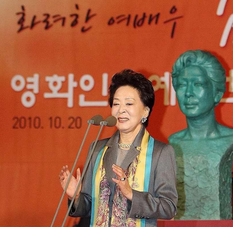 배우-김지미