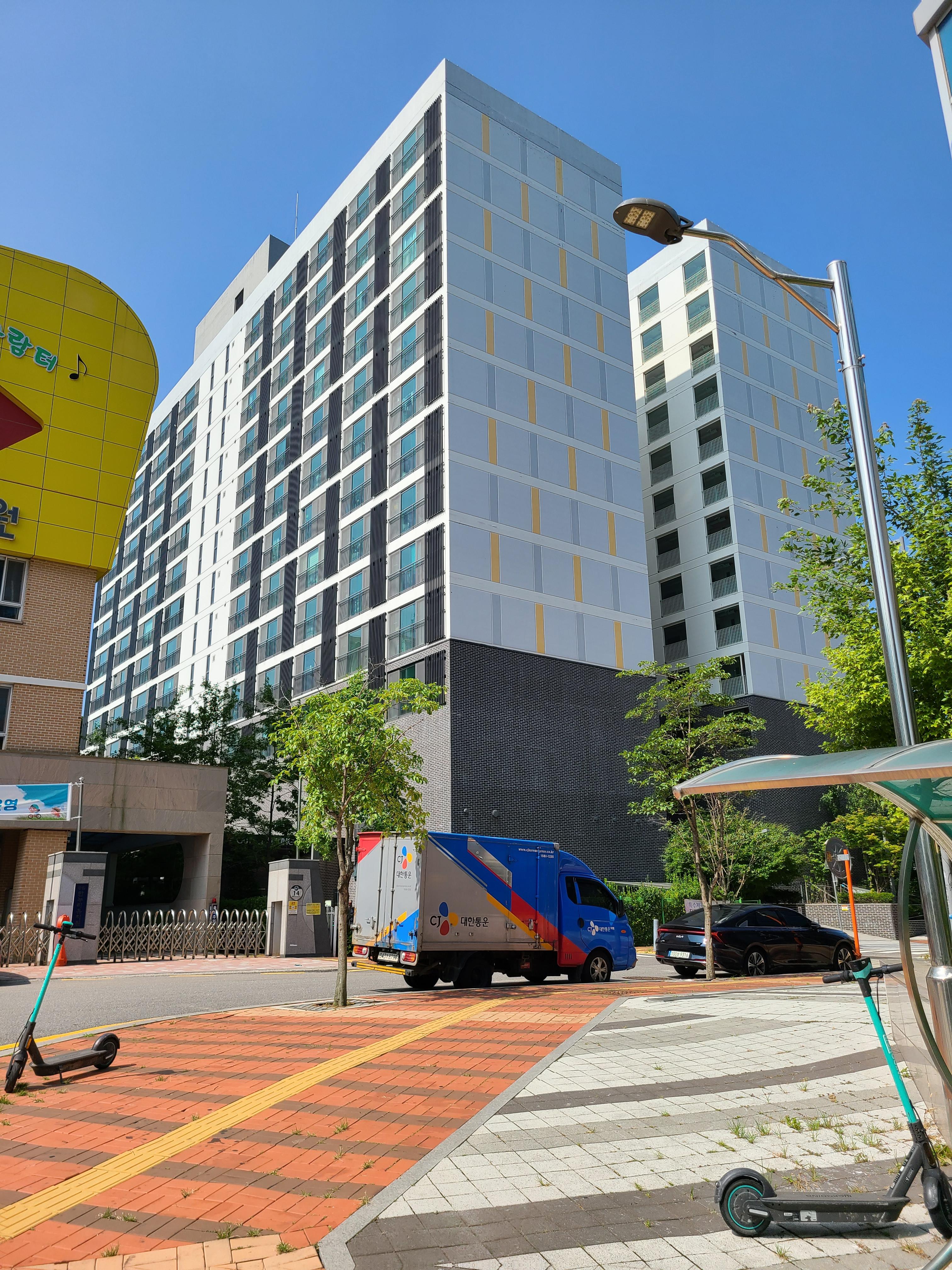 광교 센트럴비즈타워 외관 및 주변환경4