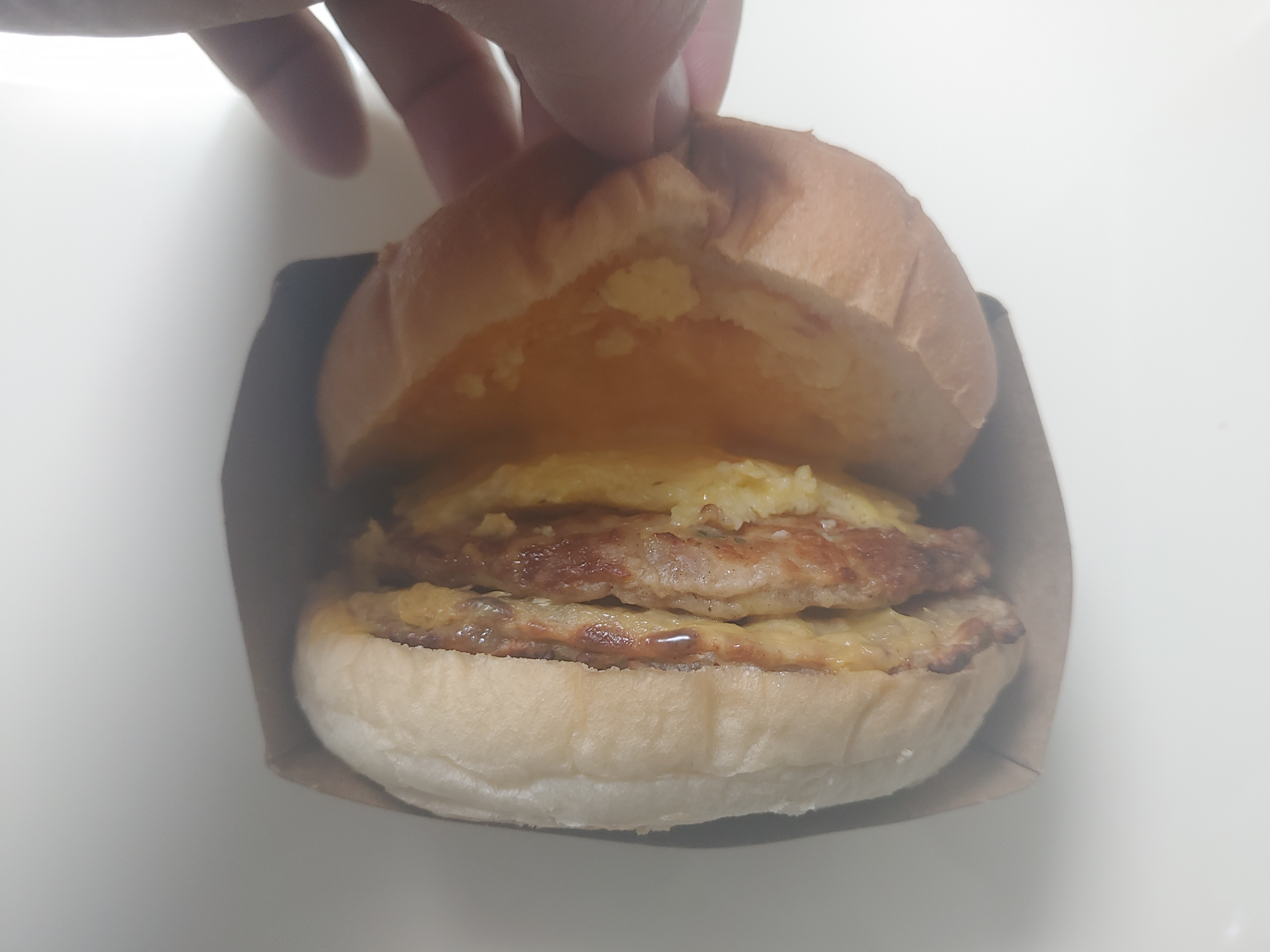 CU편의점 삼립 디럭스 스크램블 치즈 버거 