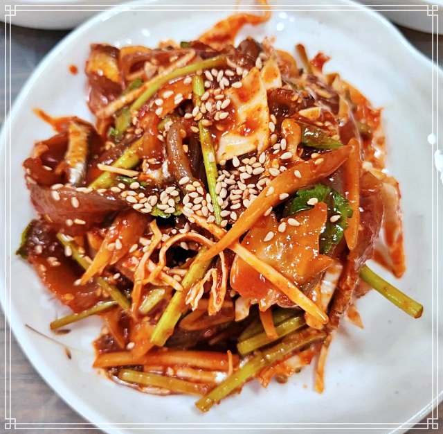 남해 독일마을 맛집 생멸치 조림, 멸치 쌈밥