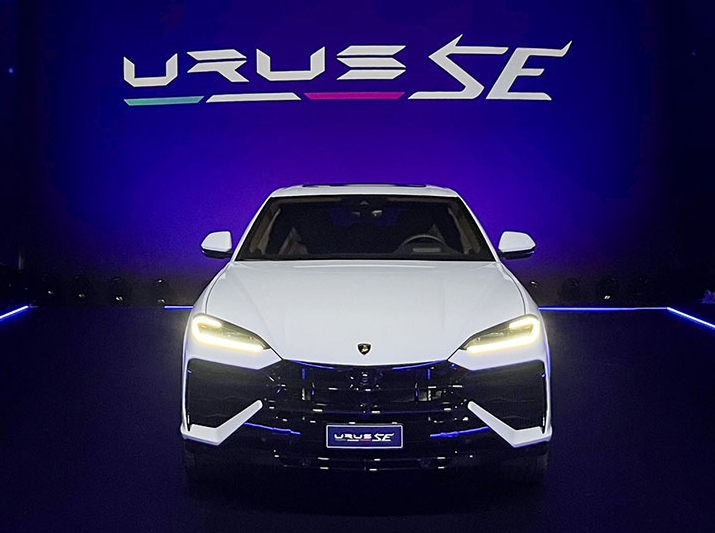 람보르기니 우루스SE 관련 사진