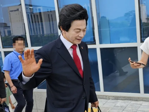 허경영 포르쉐 파나메라