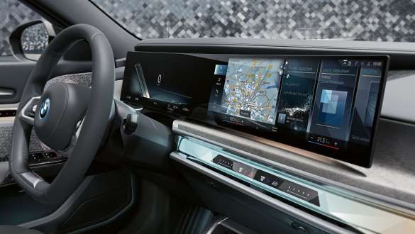 BMW i7