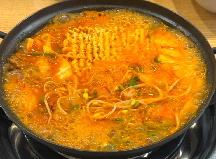 6000원-부대찌개