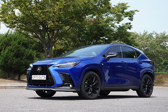 렉서스 NX 하이브리드 플러그인 하이브리드 포토 제원 정보8