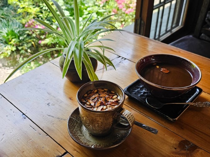 깊고 진한 맛의 전통 대추차와 쌍화차