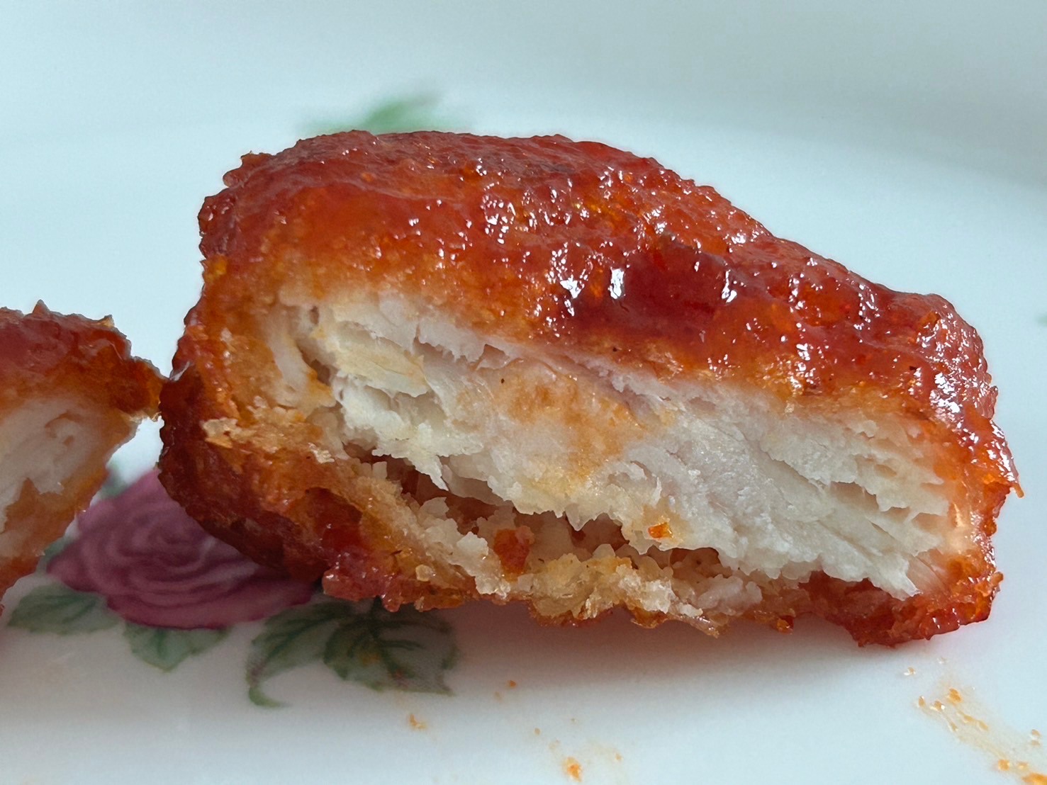 소바바 양념순살 치킨 단면