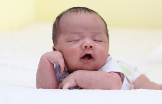 수면 중 학습이 가능할까? 아이에게 자장가 대신 외국어를 들려주면 효과가 있을까?