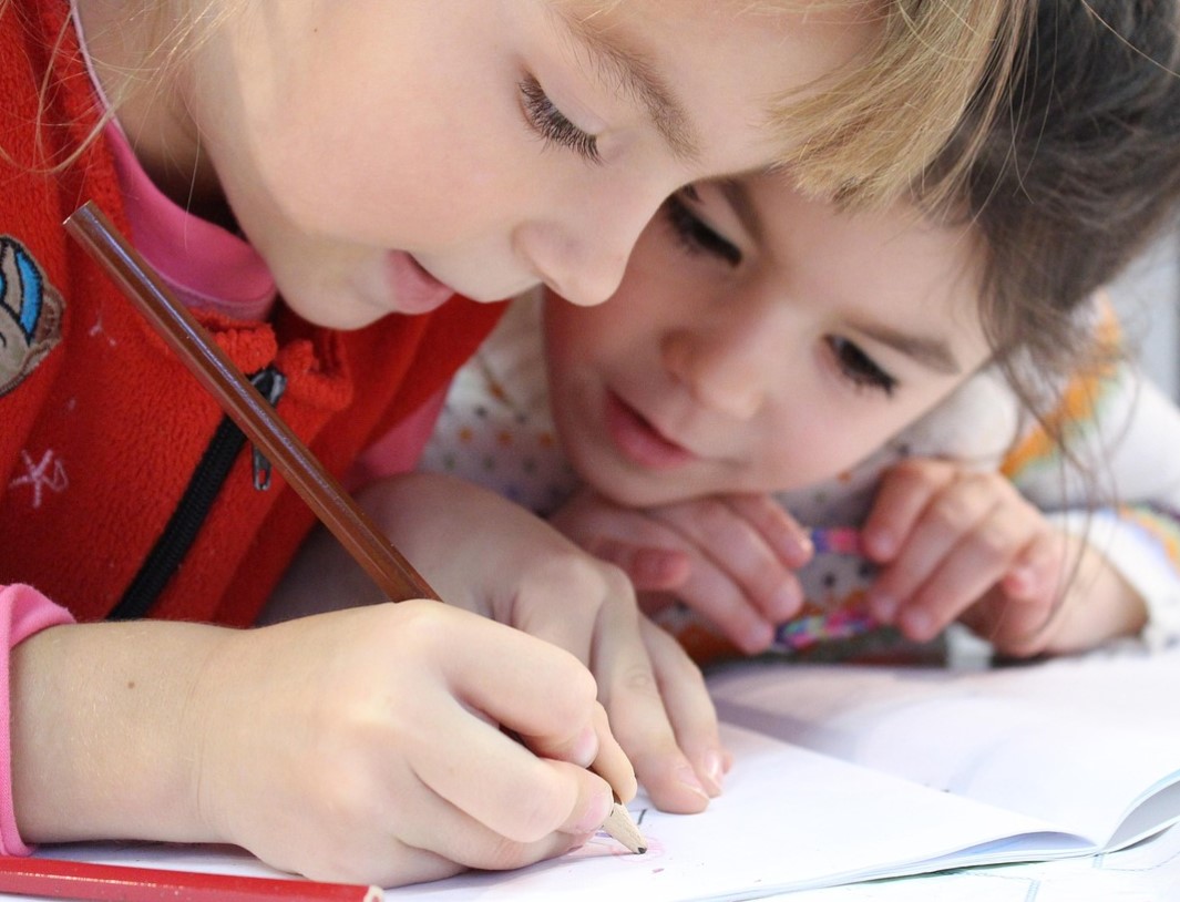 공부하는 아이들의 모습