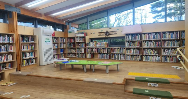 성동구 응봉근린공원 내 성동구립숲속도서관