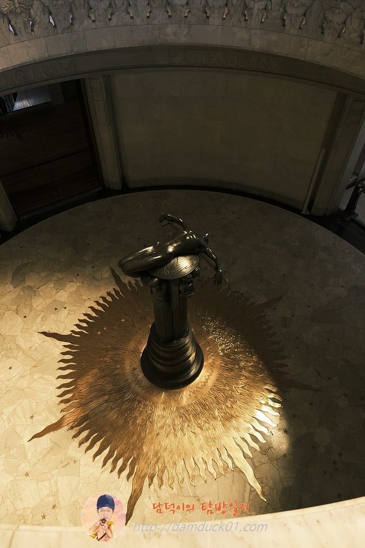 앤잭 전쟁 기념관 (ANZAC MEMORIAL)