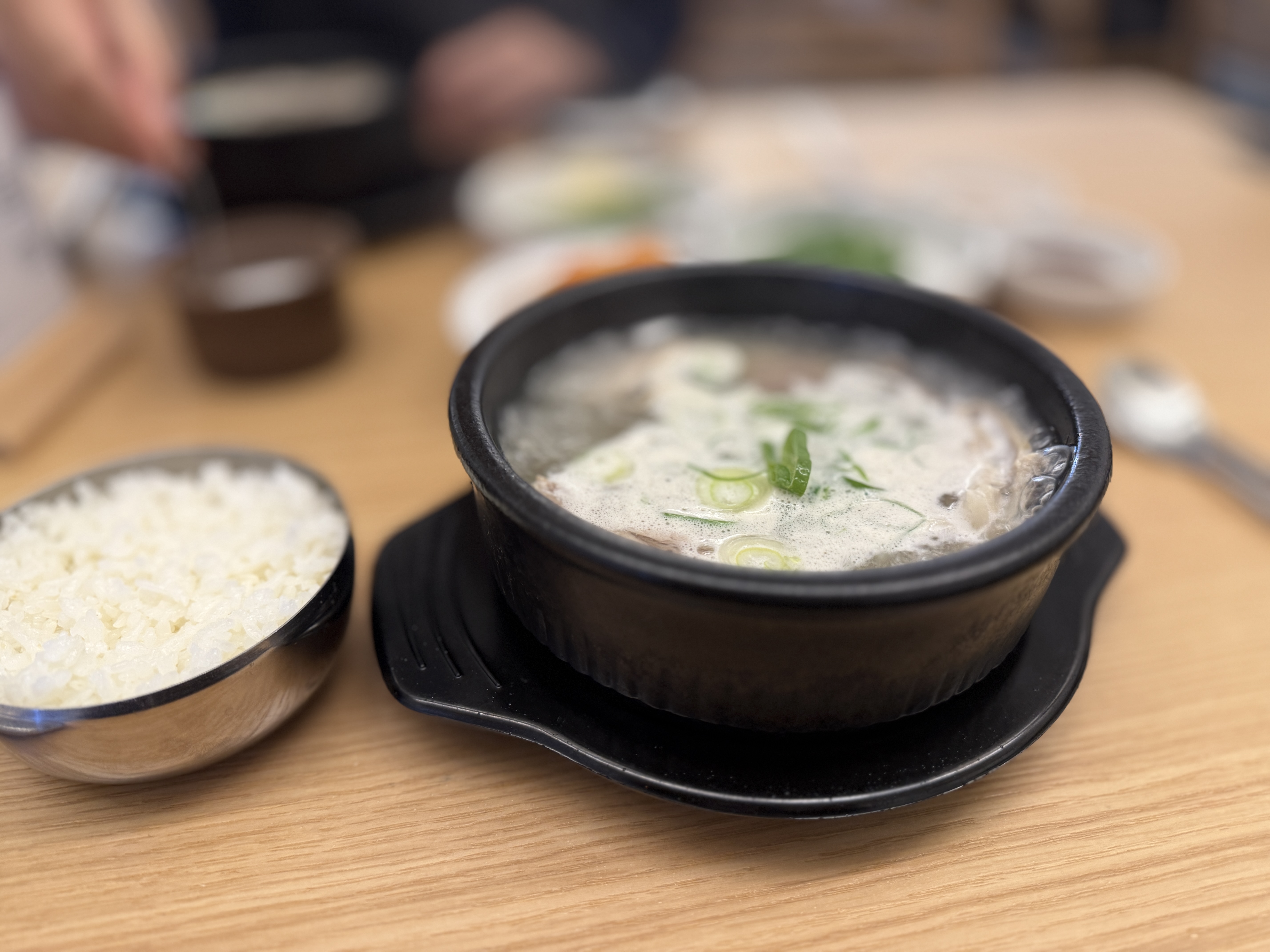 교대역 유성옥 시그니처 메뉴 돼지국밥