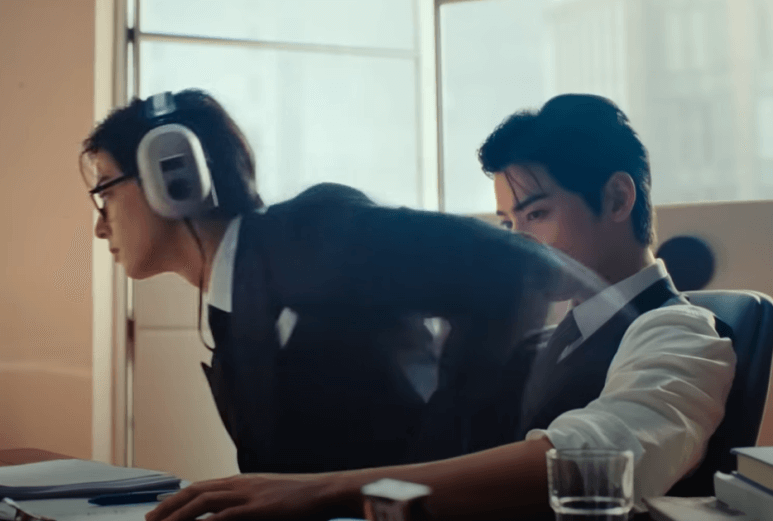 익시오-모델-차은우입니다.