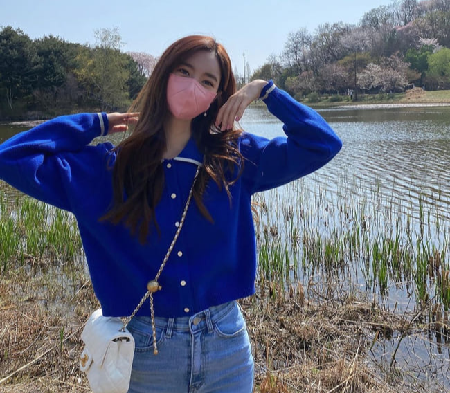 진세연 사복