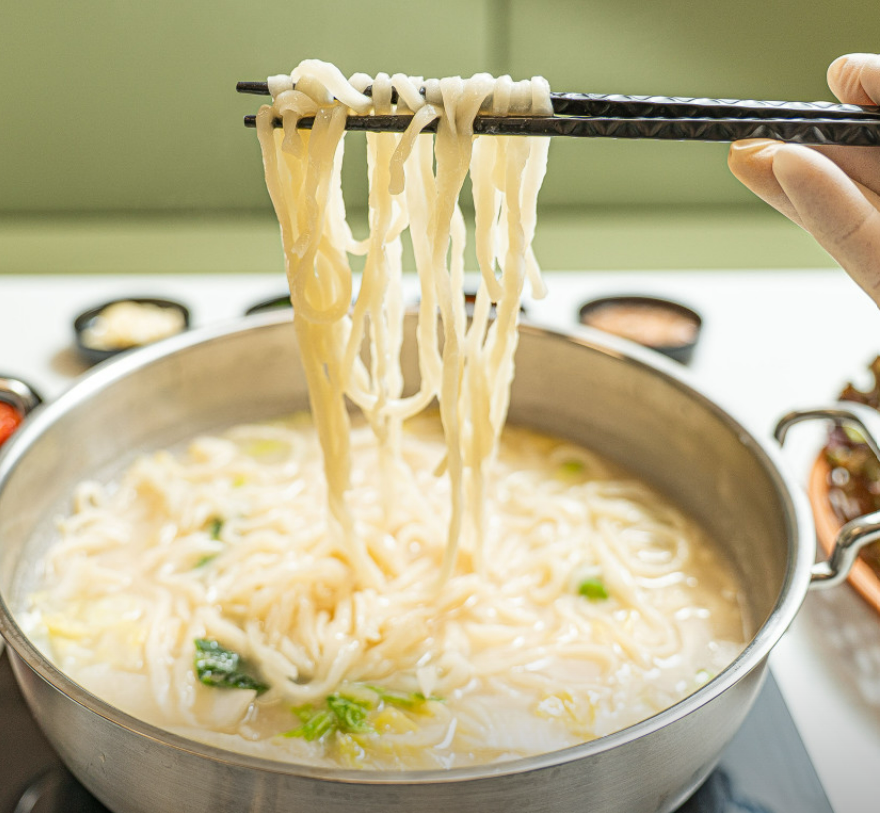 생생정보 국보1호점 한우 칼국수 보쌈 무한리필 맛집